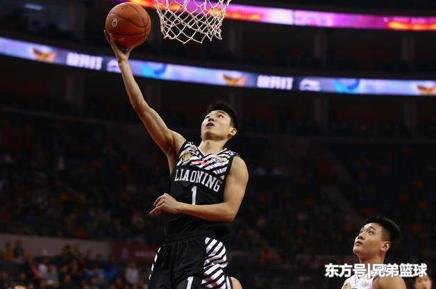 星空体育app下载- 爱德华兹星锐赛MVP  